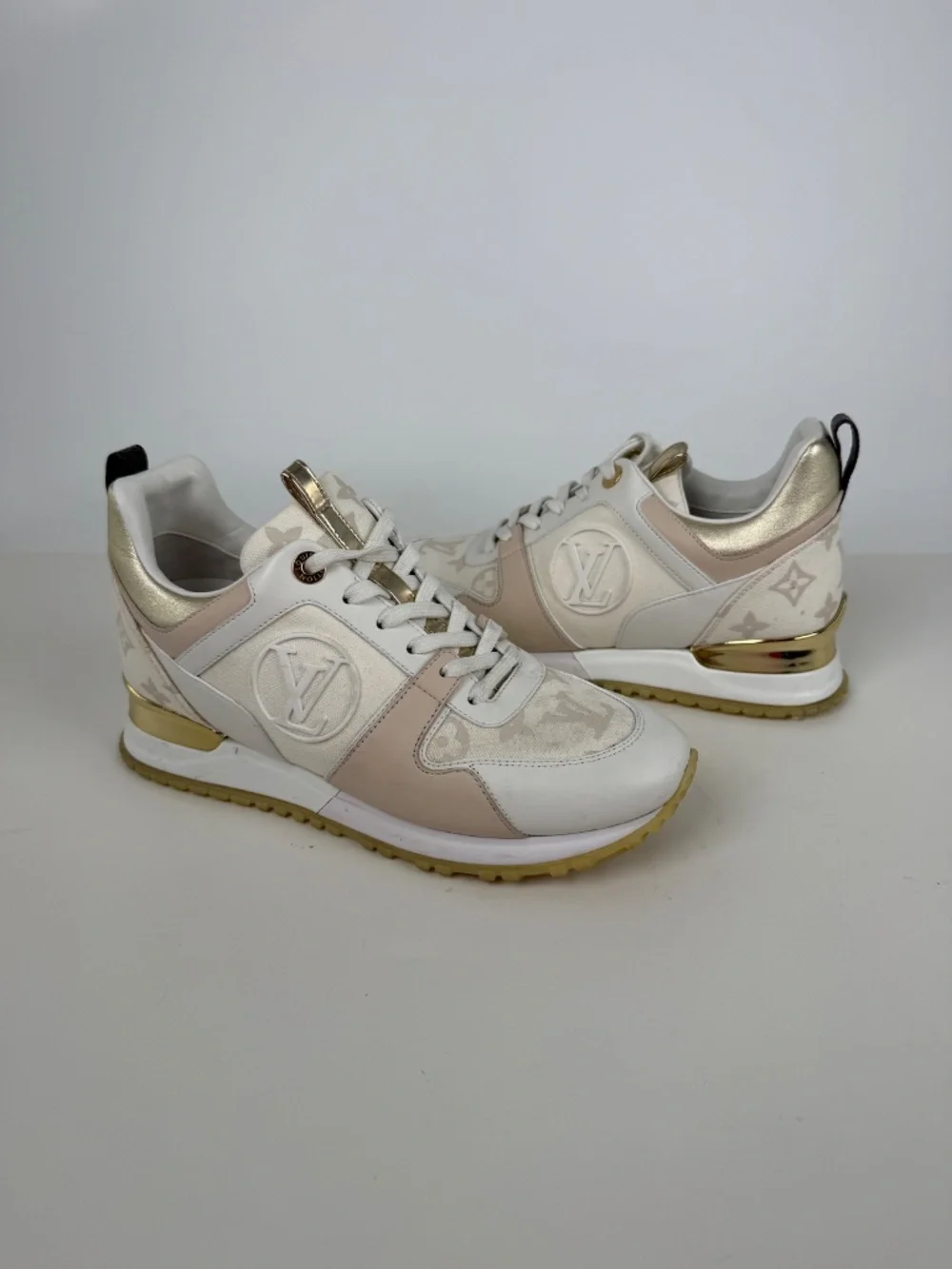 LOUIS VUITTON Run Away White Leather Fabric Monogram Sneakers 36.5, 6.5